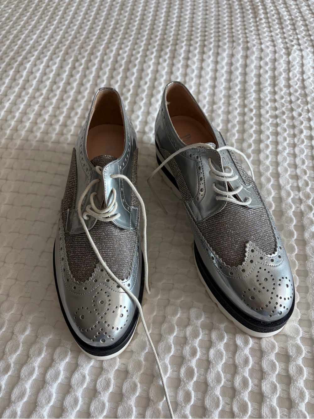 Metallic Silver Women's Platform Brogues - Lace-Up Fashion Oxfords